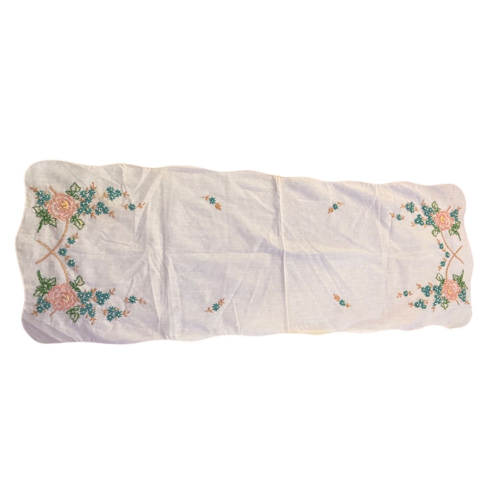Handcrafted Embroidered Floral Table Runner‎ Vintage Cottagecore Decor 35x12